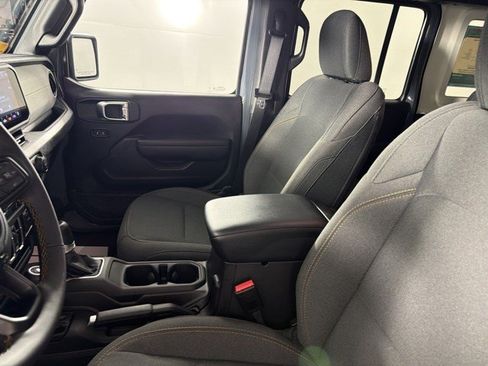 Used 2024 Jeep Wrangler Unlimited w/ Convenience Group AWD/4WD image 22