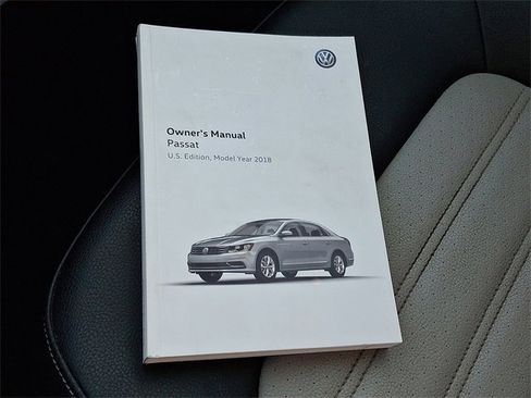 Used 2018 Volkswagen Passat 3.6 image 26