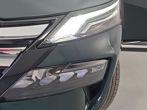 New 2026 Nissan Rogue Platinum AWD/4WD image 32