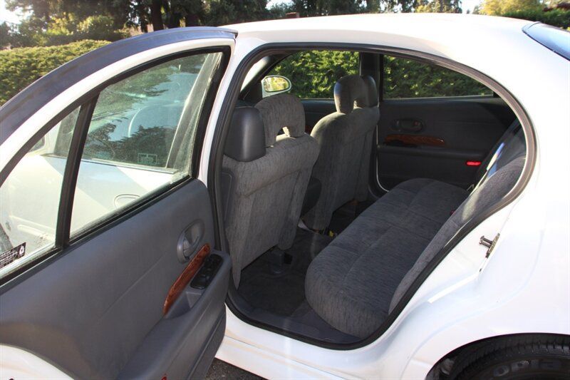 Used 2002 Buick Le Sabre Custom w/ Prestige Pkg FWD image 14