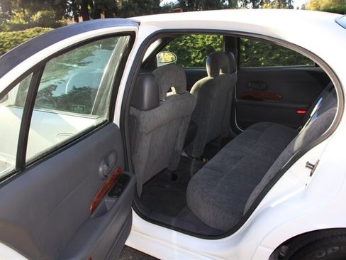 Used 2002 Buick Le Sabre Custom w/ Prestige Pkg FWD image 14