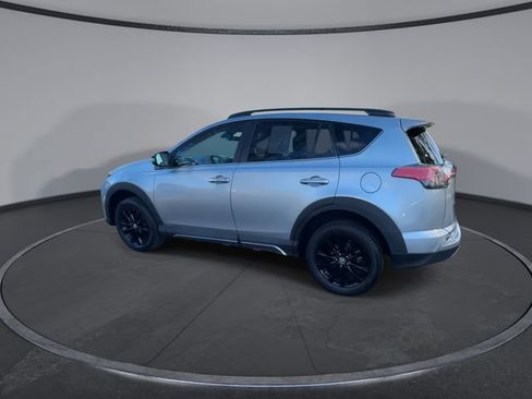 Used 2018 Toyota RAV4 XLE image 10