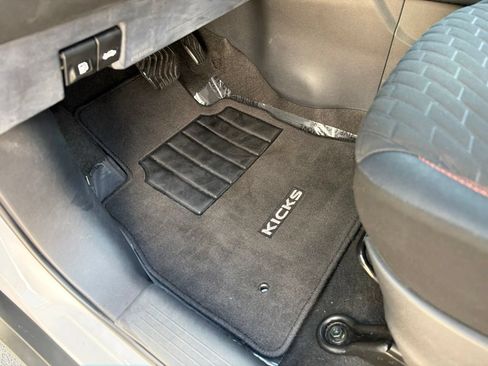 Used 2022 Nissan Kicks SR FWD image 42