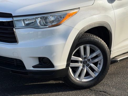 Used 2016 Toyota Highlander LE image 4