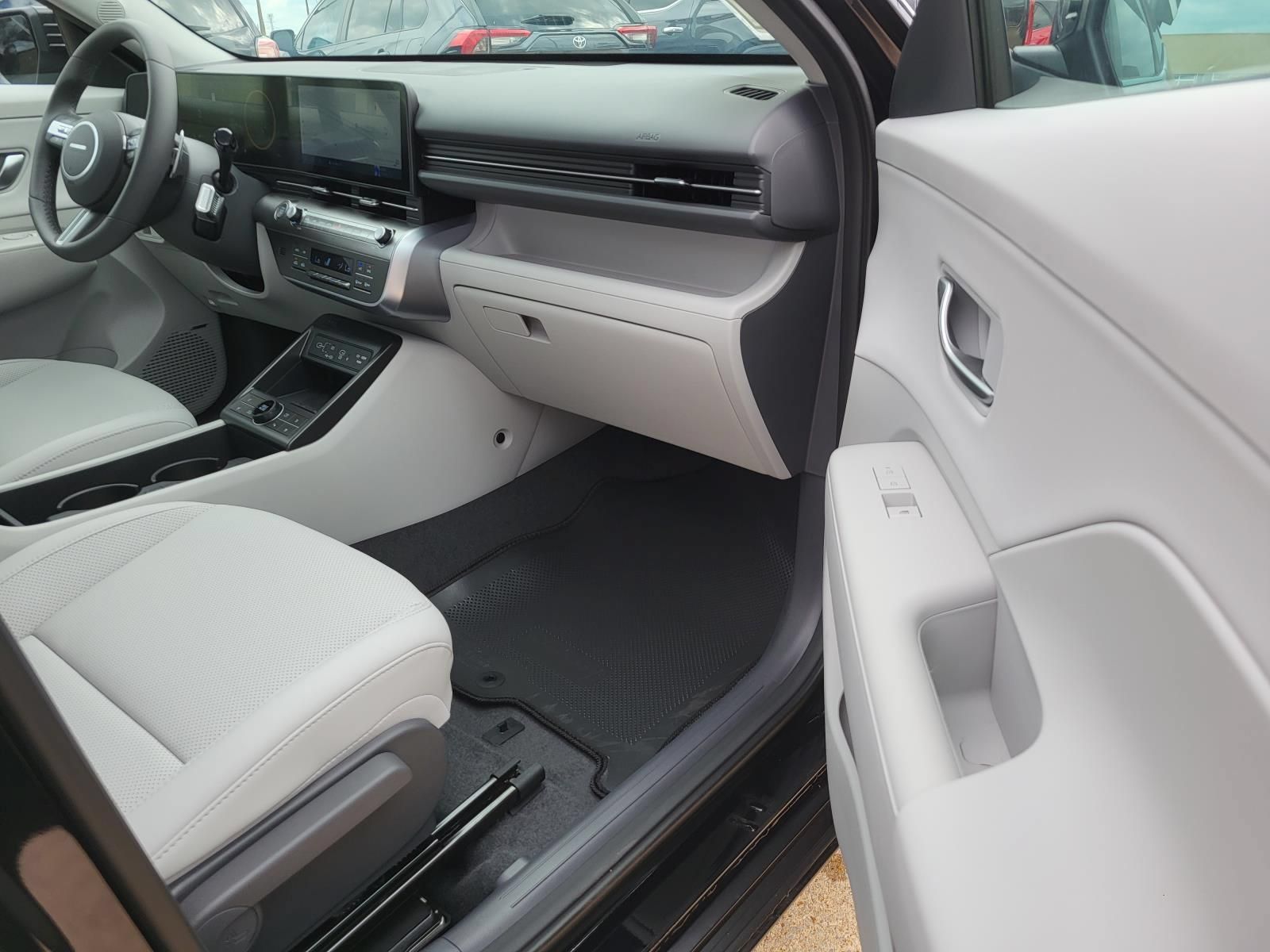 New 2026 Hyundai Kona Limited FWD image 8