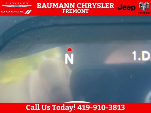 Used 2023 Jeep Grand Cherokee Laredo w/ Luxury Tech Group I AWD/4WD image 19