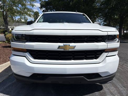 Used 2018 Chevrolet Silverado 1500 Custom w/ Custom Value Package AWD/4WD image 3