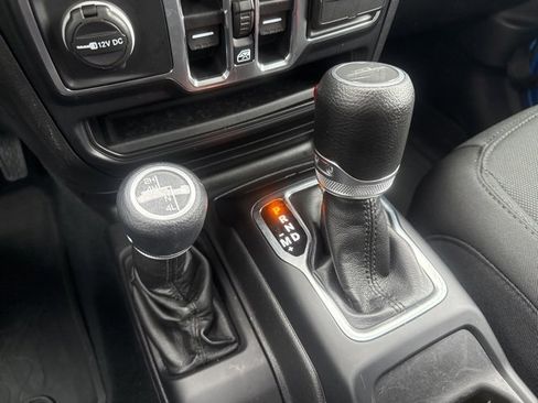 Used 2022 Jeep Gladiator Sport image 29