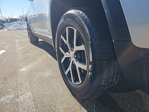 Used 2024 Jeep Grand Cherokee L Limited w/ Luxury Tech Group II image 44