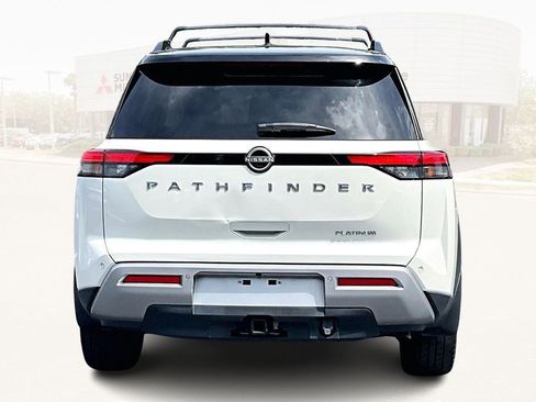 Used 2023 Nissan Pathfinder Platinum FWD image 5