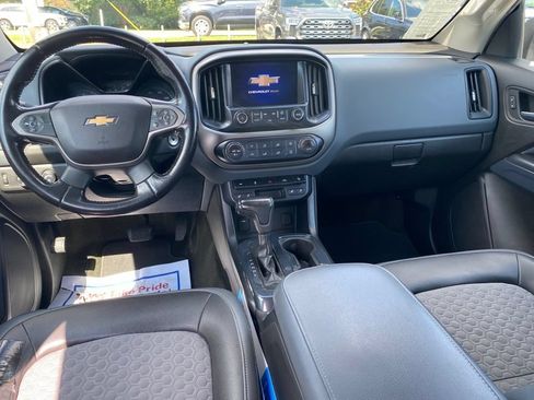 Used 2017 Chevrolet Colorado Z71 AWD/4WD image 9