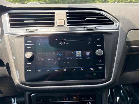 Used 2023 Volkswagen Tiguan SE FWD image 20