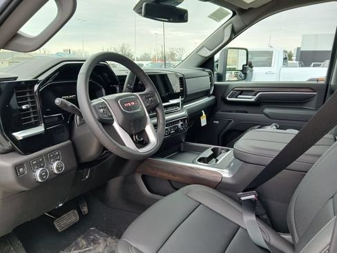 New 2026 GMC Sierra 2500 SLT w/ SLT Premium Package AWD/4WD image 15
