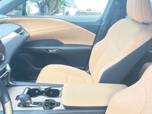 Used 2025 Lexus RX 350 Premium w/ Accessory Package (Z1) FWD image 9
