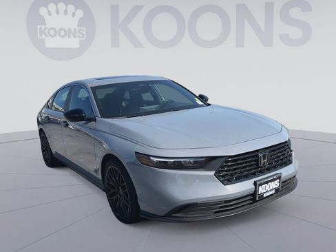 Used 2025 Honda Accord Sport image 4