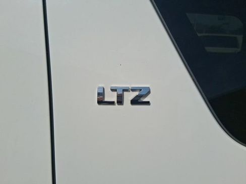 Used 2011 Chevrolet Suburban LTZ image 5