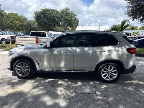 Used 2019 BMW X5 xDrive50i w/ Executive Package AWD/4WD image 11