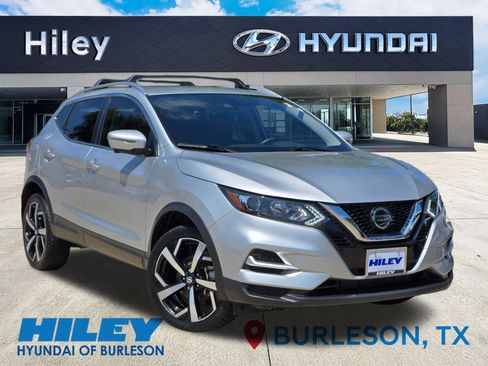 Used 2022 Nissan Rogue Sport SL AWD/4WD image 2