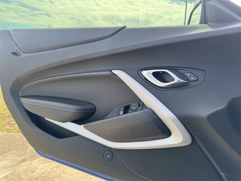 Used 2022 Chevrolet Camaro LT image 13