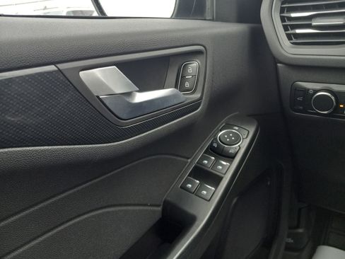 Used 2024 Ford Escape ST-Line image 25