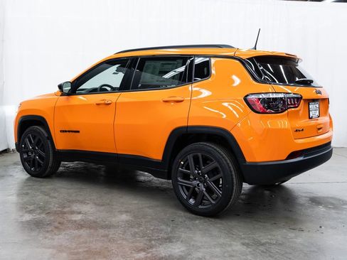 Used 2026 Jeep Compass Latitude image 4