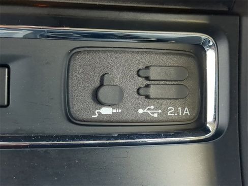 Certified 2022 Subaru Ascent Premium w/ Convenience Package image 23