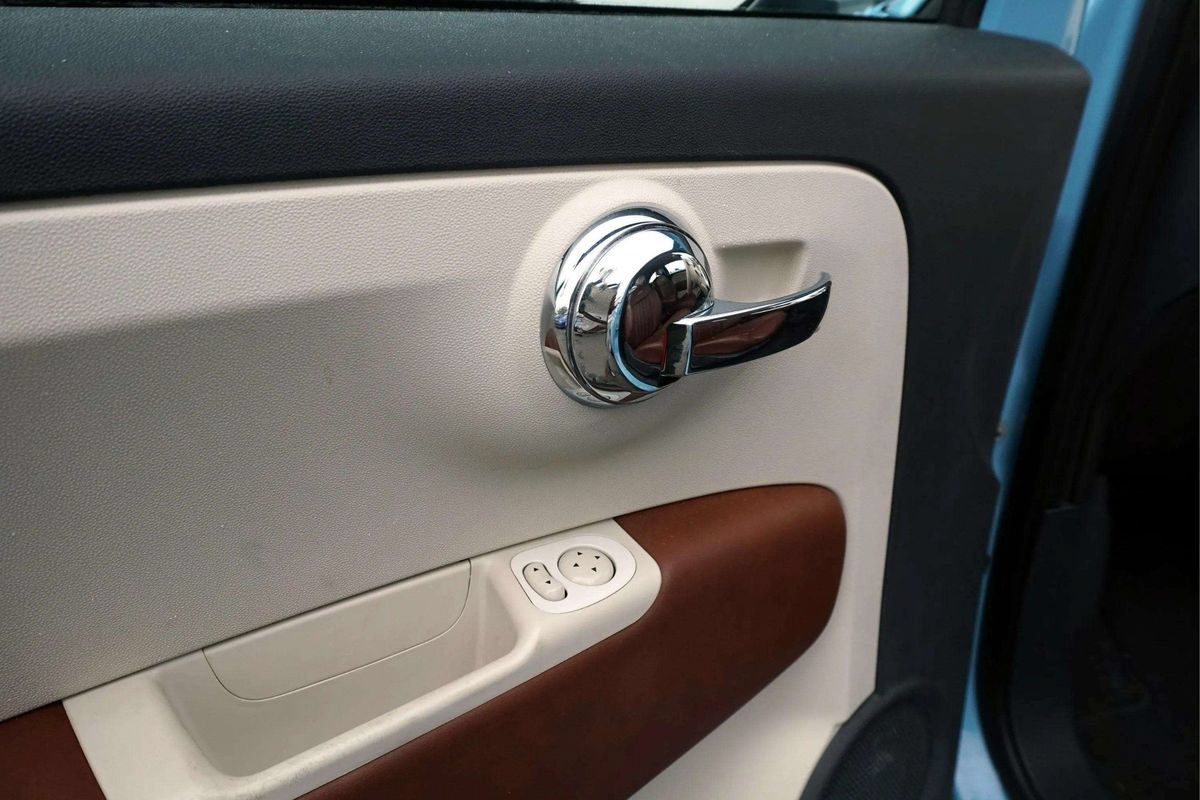 Used 2019 FIAT 500 Lounge FWD image 19