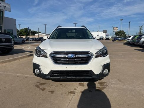 Used 2018 Subaru Outback 2.5i Premium AWD/4WD image 2