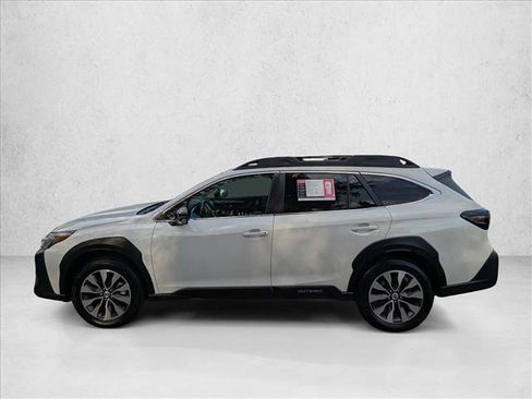 Used 2023 Subaru Outback Limited image 2