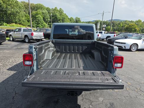 New 2025 Jeep Gladiator Sport w/ Premium Package image 5