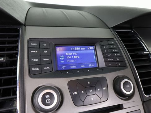 Used 2015 Ford Taurus SEL image 34