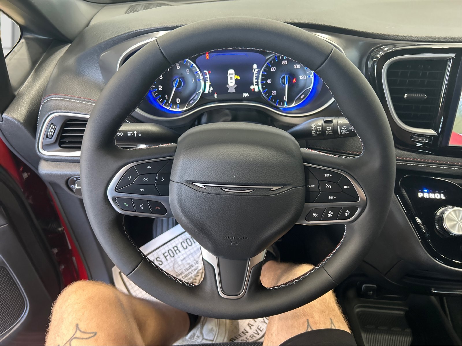New 2027 Chrysler Pacifica Select FWD image 17