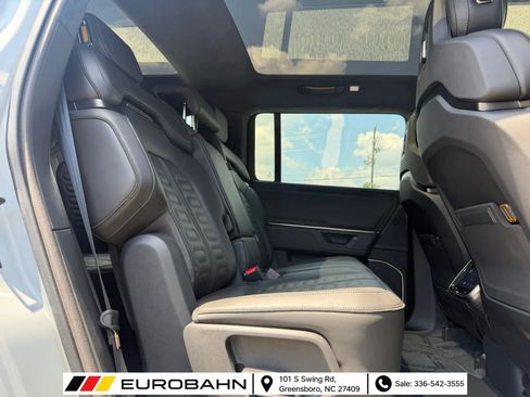 Used 2025 Rivian R1S Adventure AWD/4WD image 19