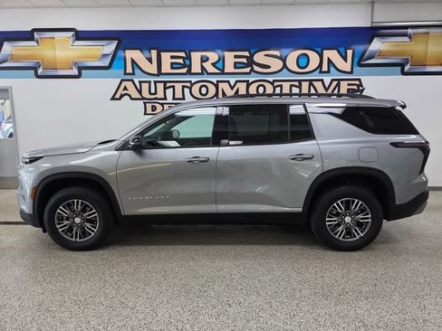 Used 2026 Chevrolet Traverse LT AWD/4WD image 4