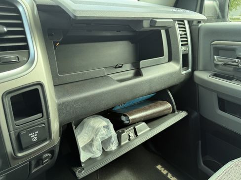 Used 2017 RAM 1500 Big Horn AWD/4WD image 32
