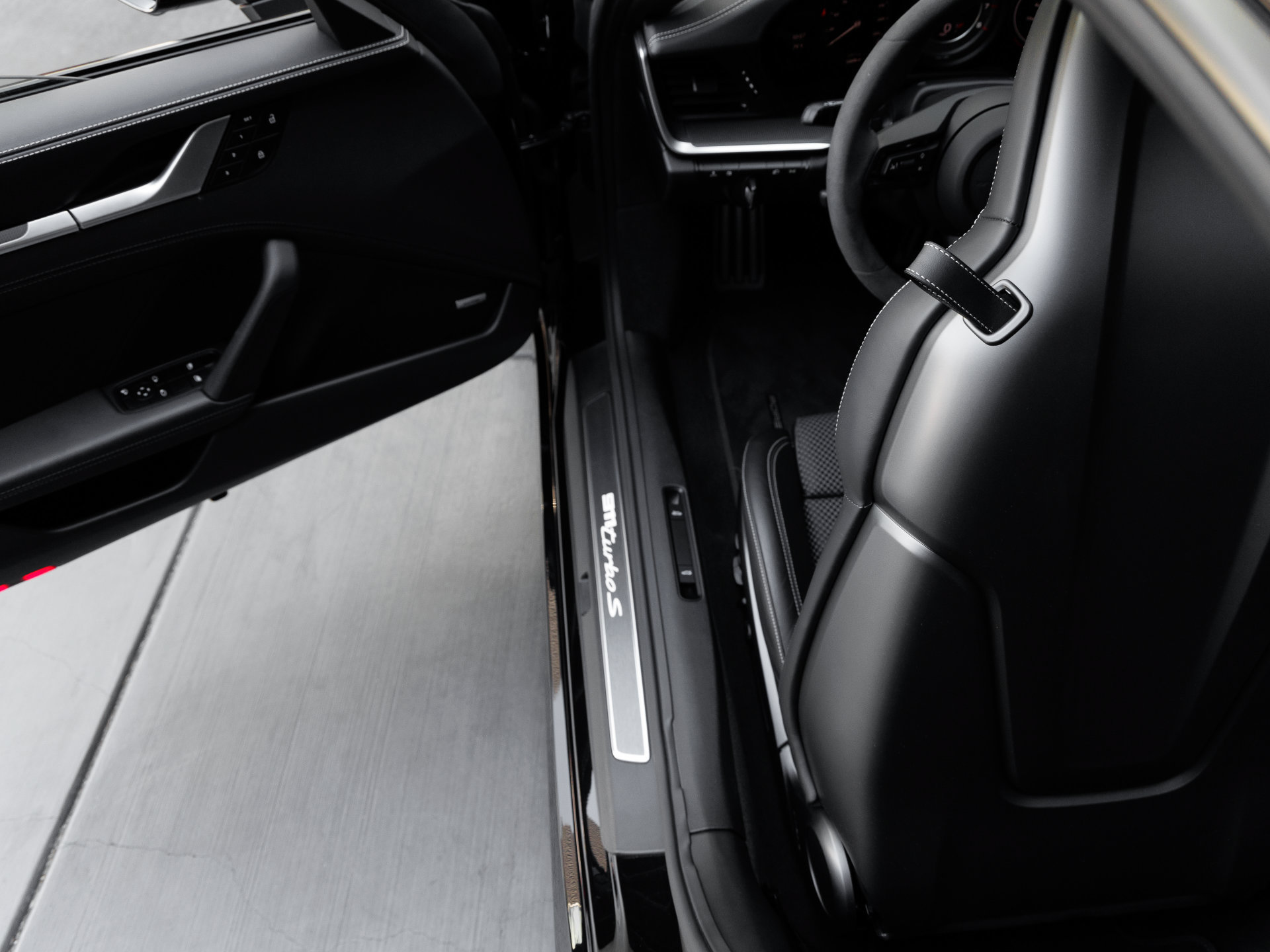 Certified 2024 Porsche 911 Turbo S AWD/4WD image 27