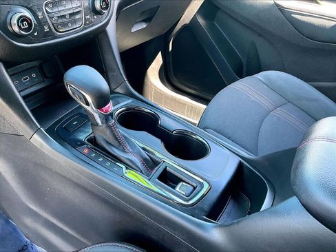 Used 2024 Chevrolet Equinox RS AWD/4WD image 19