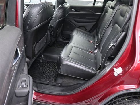 Used 2025 Jeep Grand Cherokee Limited w/ MOPAR Finishing Package image 16