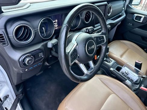 Used 2023 Jeep Wrangler Unlimited Sahara w/ Cold Weather Group AWD/4WD image 10