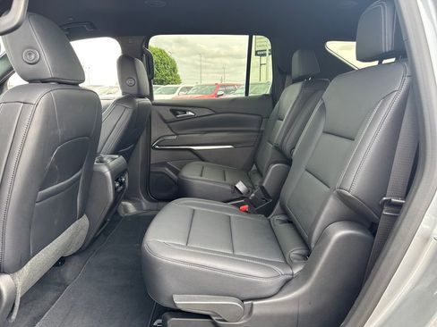 Used 2026 Chevrolet Traverse LT image 13