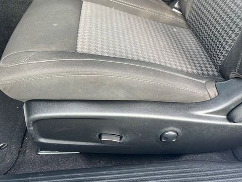 Used 2022 Dodge Challenger SXT w/ Blacktop Package image 18