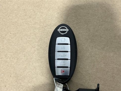 Used 2024 Nissan Armada Platinum w/ Captain's Chairs Package image 38