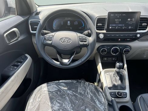 New 2026 Hyundai Venue SEL FWD image 18