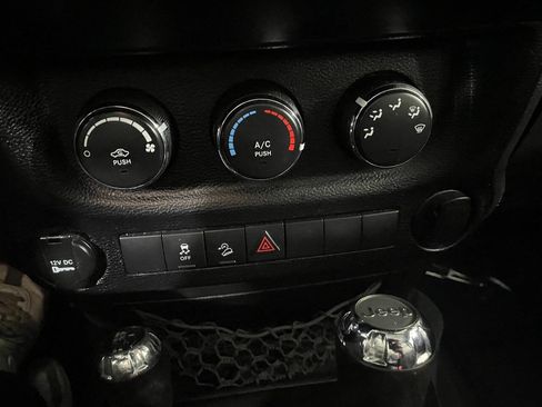 Used 2013 Jeep Wrangler Sport w/ Connectivity Group image 28