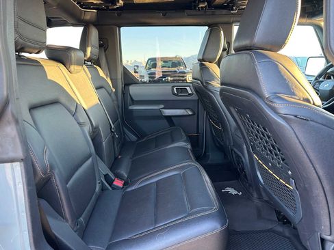 Used 2021 Ford Bronco Badlands w/ Sasquatch Package image 12