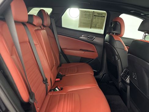 Used 2025 Kia Sportage SX image 29