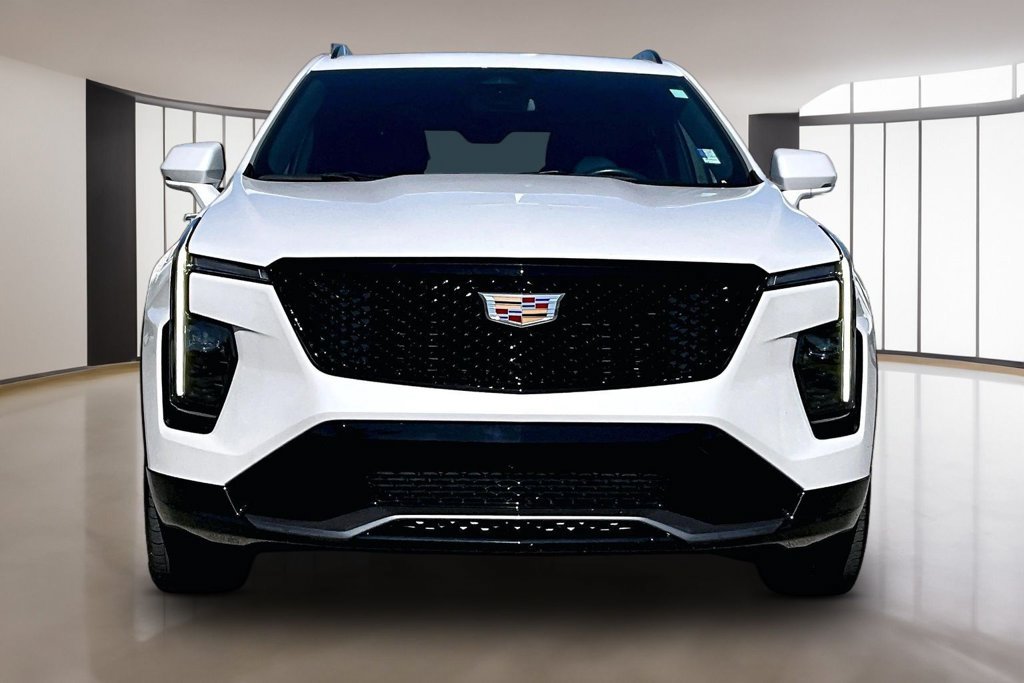 Used 2024 Cadillac XT4 Sport FWD image 3