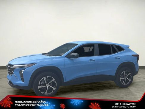 Used 2024 Chevrolet Trax RS w/ Driver Confidence Package FWD image 2