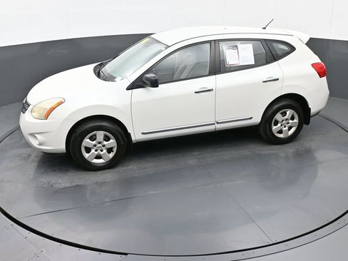 Used 2011 Nissan Rogue S image 47
