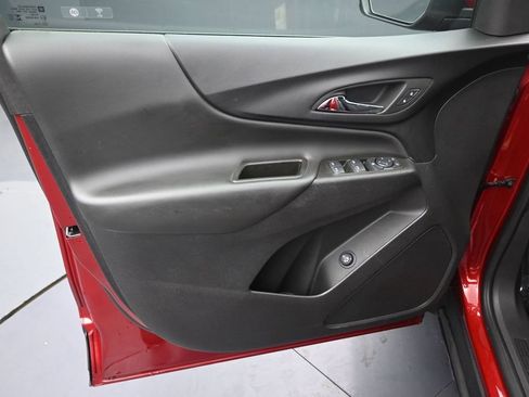 Used 2024 Chevrolet Equinox LT FWD image 12